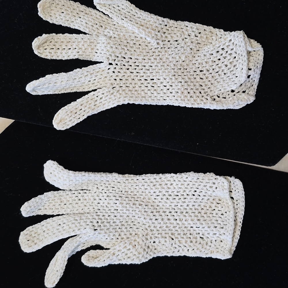 Vintage 1930s Ivory Crochet Gloves S or M - Picture 4 of 8